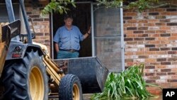 El gobernador de Texas, Greg Abbott, un republicano, predijo el miércoles que el costo del desastre provocado por la tormenta superará fácilmente los del huracán Katrina en 2005.