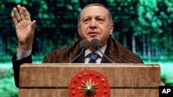 Presiden Turki, Recep Tayyip Erdogan akan menghadiri pertemuan Uni Eropa di Varna. Bulgaria, hari Senin (26/3).