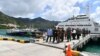 Presiden Joko Widodo bersama Panglima TNI Rabu (8/1) mengunjungi perairan Natuna, yang sempat memanas karena masuknya kapal-kapal nelayan dan penjaga pantai China. (Courtesy: Setpres RI).