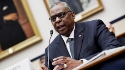 El secretario de Defensa, Lloyd Austin, testifica ante el Comité de Servicios Armados de la Cámara de Representantes sobre la conclusión de las operaciones militares en Afganistán, en el edificio de oficinas de Rayburn House, en el Capitolio en Washington, DC, el 29 de se