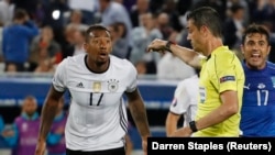 Jérôme Boateng, l'un des élus pour le 11 idéal de l'UEFA, après l'Euro 2016, 2 juillet 2016.