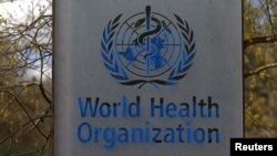 Logo Organisasi Kesehatan Dunia (WHO) di Jenewa, Swiss, 6 April 2021. (Foto: REUTERS/Denis Balibouse)
