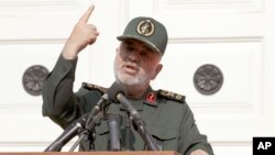 Jenderal Hossein Salami, Komandan Korps Pengawal Revolusi Islam Iran berbicara di Teheran. 