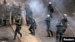 ການ​ປະ​ທ້ວງ ຢູ່ ເວ​ເນ​ຊູ​ເອ​ລາ