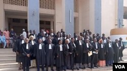 Magistrats, avocats et greffiers au tribunal de Niamey, le 9 mars 2020 (Courtesy Image)