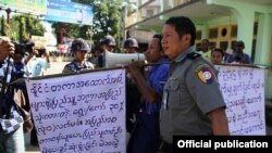 ပြည်မြို့ တကိုယ်တော်ဆန္ဒဖော်ထုတ်ခဲ့တဲ့သူ ဦးတင်ဋ္ဌေးဝင်း (Photo Credit-Myanmar Pressphoto Agency)