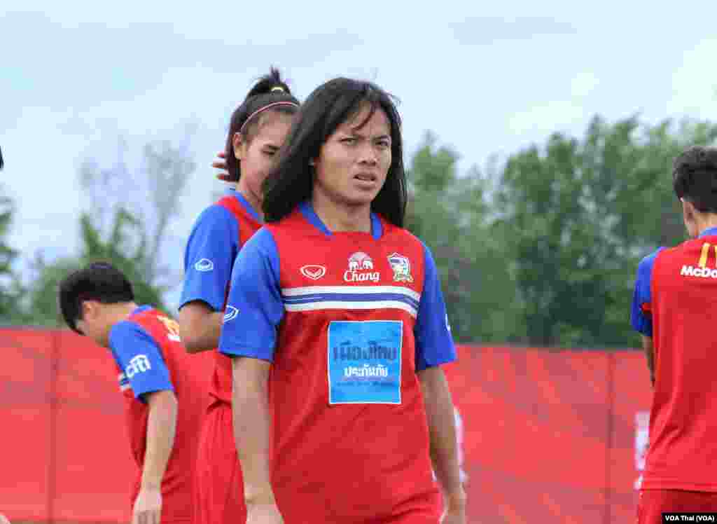 Thai training before 2nd match with Ivory Coast