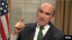 En entrevista reciente con el diario The New York Times, Elliott Abrams dijo que la Casa Blanca no respaldaría unas elecciones si están en la boleta alguno de los dos hombres que se disputan el poder en la nación en crisis.