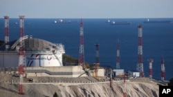 Танкери з нафтою, Новоросійськ, 11 жовтня 2022. (AP Photo)