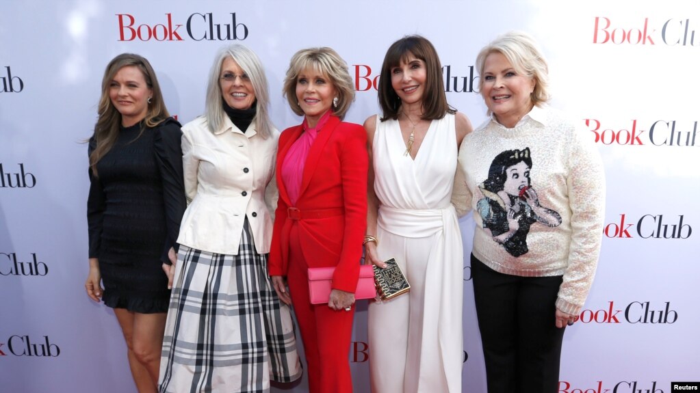 "Book Club" es una de las pelÃ­culas que se estrena esta semana en EE.UU. En la grÃ¡fica, de izquierda a derecha, Alicia Silverstone, Diane Keaton, Jane Fonda, Mary Steenburgen y Candice Bergen en la premiere de la cinta, en Los Angeles, California, mayo 6, 2018.