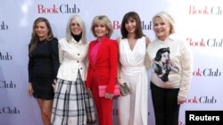 "Book Club" es una de las películas que se estrena esta semana en EE.UU. En la gráfica, de izquierda a derecha, Alicia Silverstone, Diane Keaton, Jane Fonda, Mary Steenburgen y Candice Bergen en la premiere de la cinta, en Los Angeles, California, mayo 6, 2018.