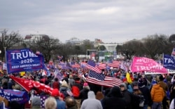واشنگٹن ڈی سی میں صدر ٹرمپ کے حامیوں کا مظاہرہ۔ 5 جنوری 2021