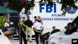 Le FBI devant la boîte de nuit Pulse, à Orlando, en Floride, le 15 Juin 2016. 