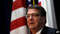 Ashton Carter devrait remplacer Chuck Hagel, selon les média (AP)