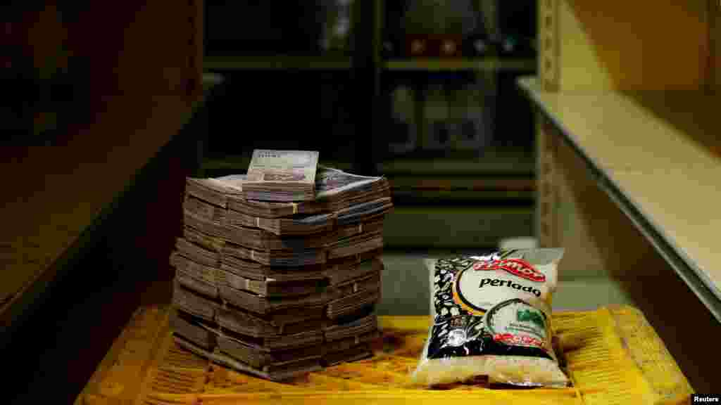 Un kg de arroz puede comprarse por 2.500.000 de bolívares, o 0,38 dólares.