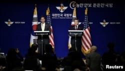 U.S. Defense Secretary Mark Esper and South Korean Defence Minister Jeong Kyeong-doo hold a joint news conference after the 51st Security Consultative Meeting (SCM) at the Defence Ministry in Seoul, South Korea November 15, 2019. Jung Yeon-je/Pool…