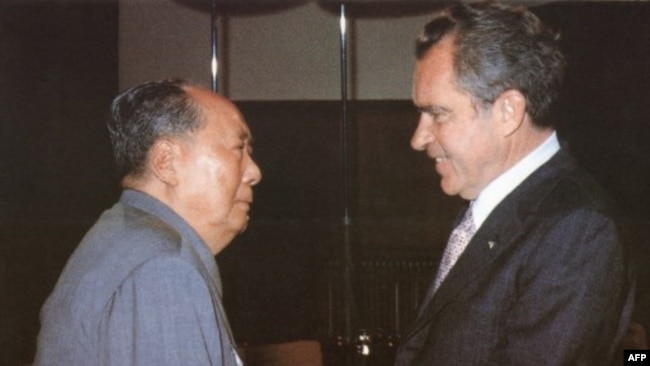 Chairman Mao Zedong meets President Richard Nixon