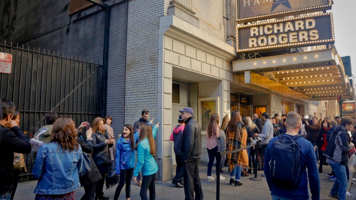 Unseen Stage Managers Keep Broadway Shows on Track