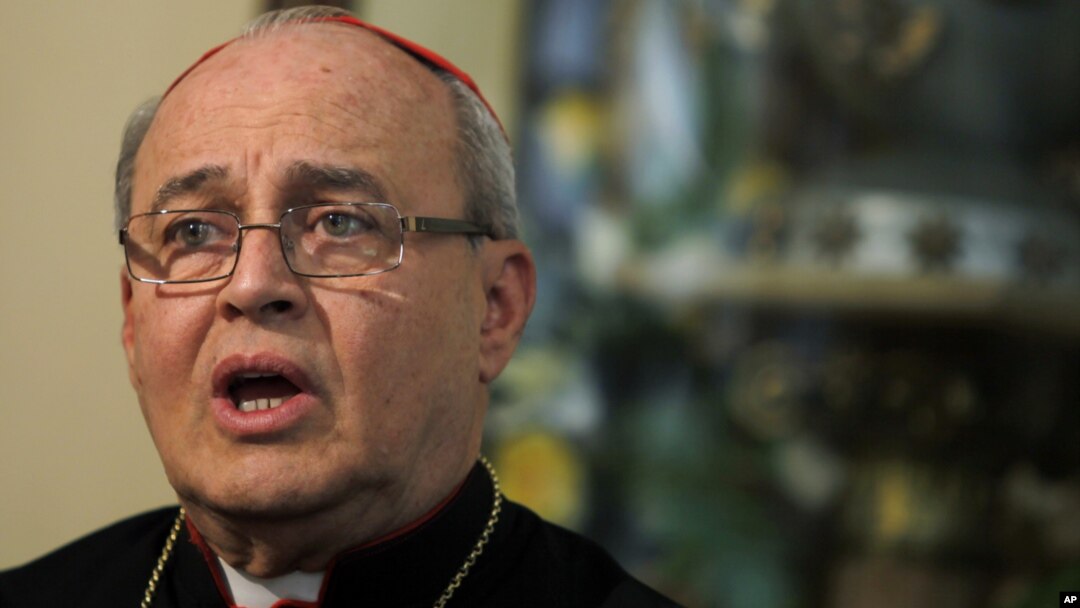 El arzobispo de La Habana, Jaime Ortega, dijo que opositores desalojados de una iglesia eran delincuentes.