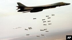 Estados Unidos ha utilizado comandos y bombardeos para atacar a los militantes del Estado islámico en las montañas de Tora Bora, Afganistán.