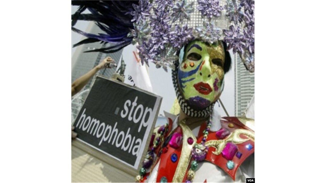 Komunitas LGBT masih sering menerima sentimen negatif akibat orientasi seksual mereka.