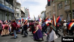 El clima de protestas no cesa en Bolivia. Este viernes continúan las manifestaciones en la nación andina.