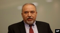 El ministro de Defensa de Israel, Avigdor Lieberman, deja el puesto el 14 de noviembre de 2018 por alto al fuego en Gaza.