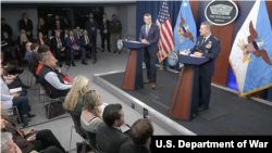 کنفرانس خبری مشترک پیت هگست، وزیر جنگ آمریکا، و ژنرال دن کین، رئیس ستاد مشترک نیروهای مسلح ایالات متحده آمریکا (سه‌شنبه ۱۱ فروردین ۱۴۰۵) 
