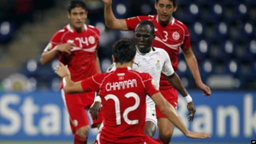 Timnas Tunisia (merah) saat menghadapi Ghana dalam Piala Afrika tahun lalu (foto: dok). Tunisia gagal maju ke Piala Dunia 2014 di Brazil. 