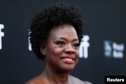 Aktris Viola Davis di acara pemutaran perdana film "The Woman King" di Toronto International Film Festival (9 September 2022) (dok: REUTERS/Carlos Osorio)