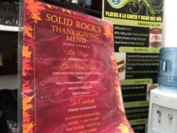 El restaurante Solid Rock, en Cotacachi, Ecuador, ofrece menu de Acción de Gracias para los jubilados estadounidenses.