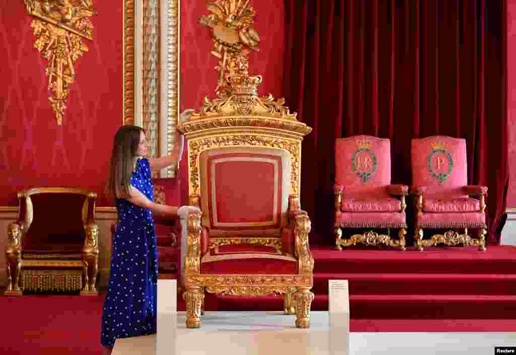 ملکہ وکٹوریہ کا تخت جس پر بیٹھ کر وہ شاہی فرمان جاری کیا کرتی تھیں۔