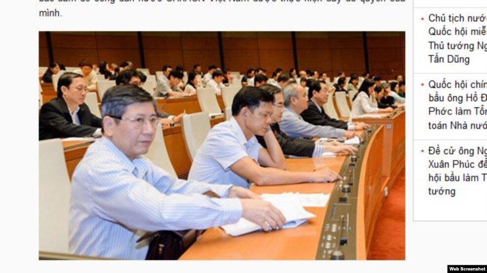 Các đại biểu Quốc hội biểu quyết thông qua các dự án luật. Ảnh chụp màn hình trang web vov.vn