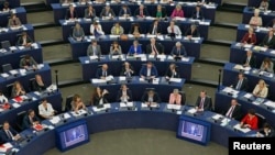Trong phiên họp lịch sử được nối kết bằng video qua Internet, nghị viện của Ukraine và Châu Âu đã phê chuẩn Hiệp định Liên kết, ngày 16/9/2014.