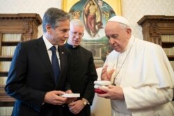 Antony Blinken tokom sastanka sa papom Franjom