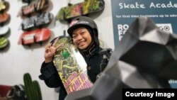 Atlet skateboard nasional Nyimas Bunga Cinta, 15 tahun, bercita-cita jadi skater pro perempuan pertama dari Indonesia. 