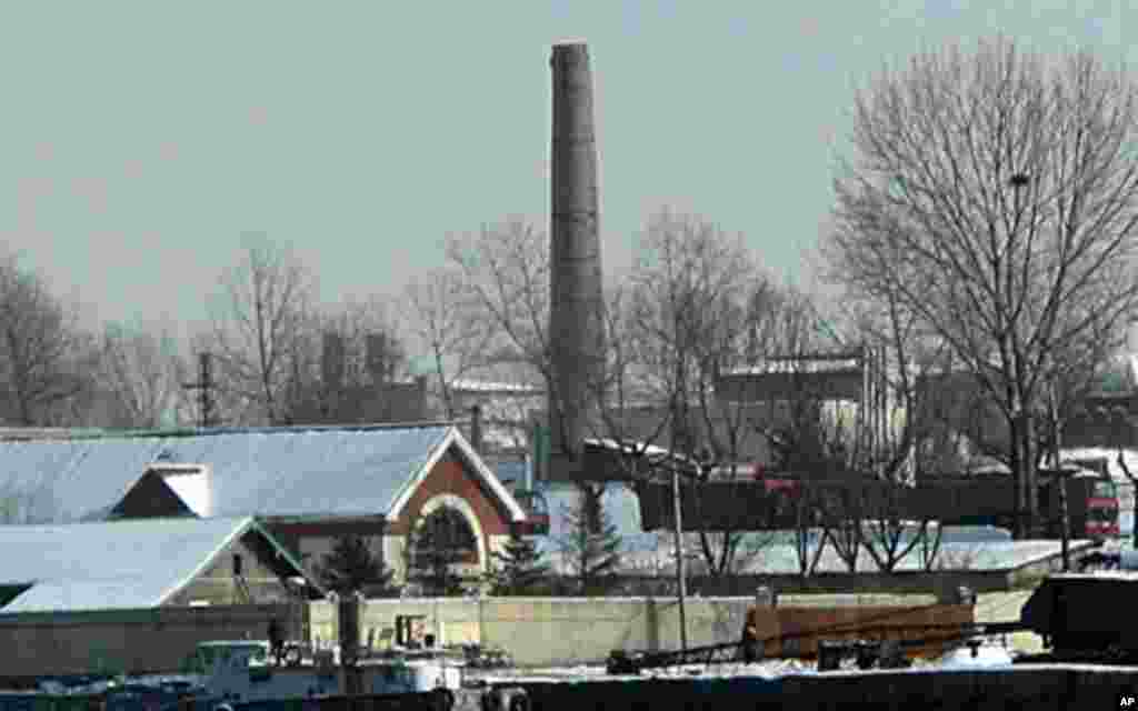 鸭绿江边北韩一侧景象