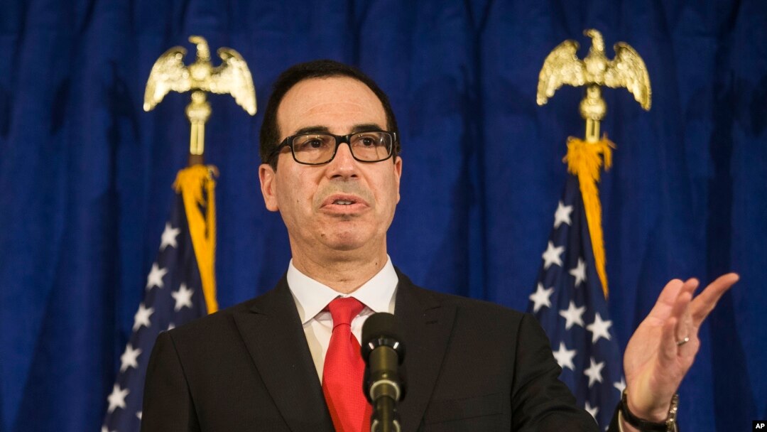 Menteri Keuangan Steven Mnuchin saat memberikan keterangan kepada pers di hotel Hilton Midtown, New York, 21 September 2017. (Foto: dok).