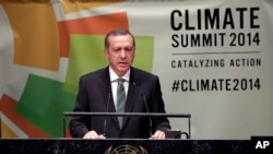 رئیس جمهوری ترکیه در حاشیه میزگرد تغییرات اقلیمی سازمان ملل از تصمیم کشورش به مبارزه با داعش گفت - نیویورک، اول مهر ۱۳۹۳