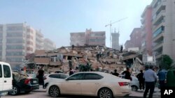 İzmir'de Şiddetli Deprem