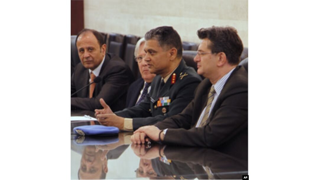 BMT Tinchlikparvar departamenti rasmiysi, general Abxijit Guha Damashqda Suriya mulozimlari bilan uchrashdi, 19-aprel, 2012-yil