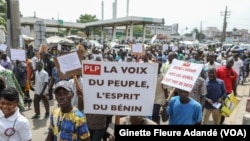 Les marches de protestation seront taxées par les nouvelles taxes à Cotonou, au Bénin, le 25 janvier 2022. 