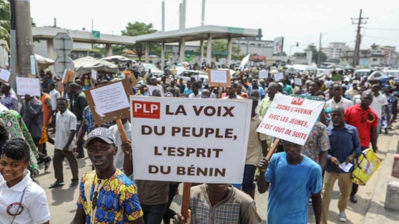 Mécontentement et récriminations chez les Béninois après la validation de 25 nouvelles taxes
