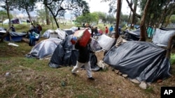 Para migran Venezuela tinggal di tenda-tenda di sebuah taman kota di Bogota, Kolombia (foto: ilustrasi). 