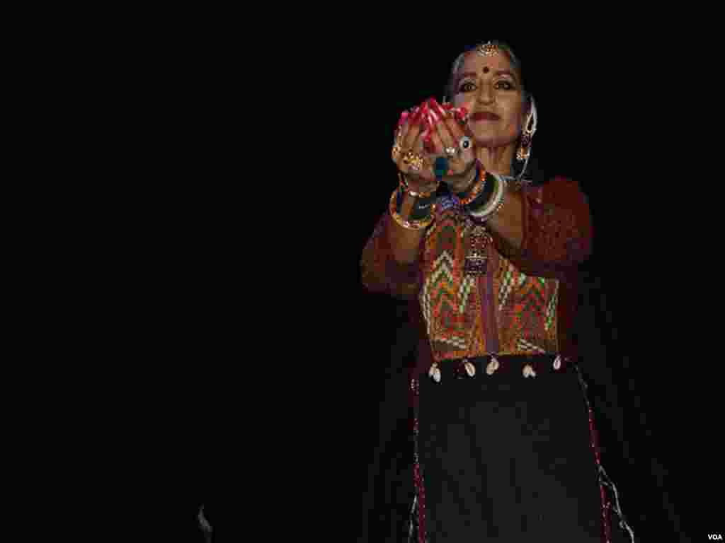 کراچی: رقص کے عالمی دن کی اہمیت کو اجاگر کرنے کیلئے کراچی میں رقص کی محفل سجائی گئی