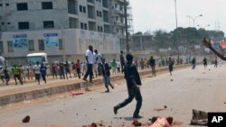 Des manifestants en Guinée (AP)