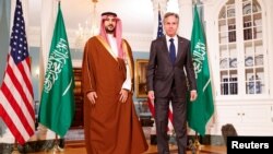 دیدار آنتونی بلینکن، وزیر امور خارجه آمریکا، و شاهزاده خالد بن سلمان آل سعود، وزیر دفاع عربستان سعودی، در واشنگتن. چهارشنبه ۱۰ آبان ١۴۰۲