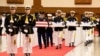 2026년 6월 5일 대한민국 성남 서울공항에서 열린 미한 전사자 유해 인환식에서 한국과 미군의 의장대가 1950~53년 한국전쟁에서 전사한 군인들의 유해를 운구하고 있다.