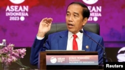 Presiden Joko Widodo berbicara pada konferensi pers usai penutupan KTT ASEAN ke-43 di Jakarta, Kamis 7 September 2023. (Reuters/Willy Kurniawan)