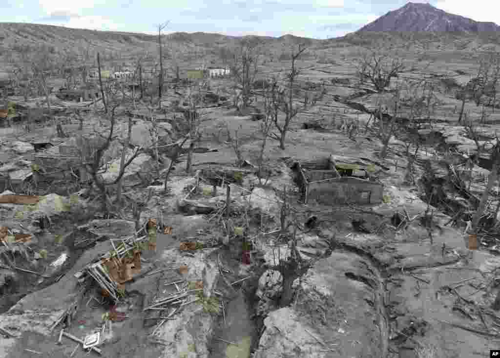 د فیلين په باتانګاس ښار کې د اورغورځوونکي&zwnj; د فعالیت له کبله ګڼې سیمې د لاوا او ایرو لاندې شوې وې